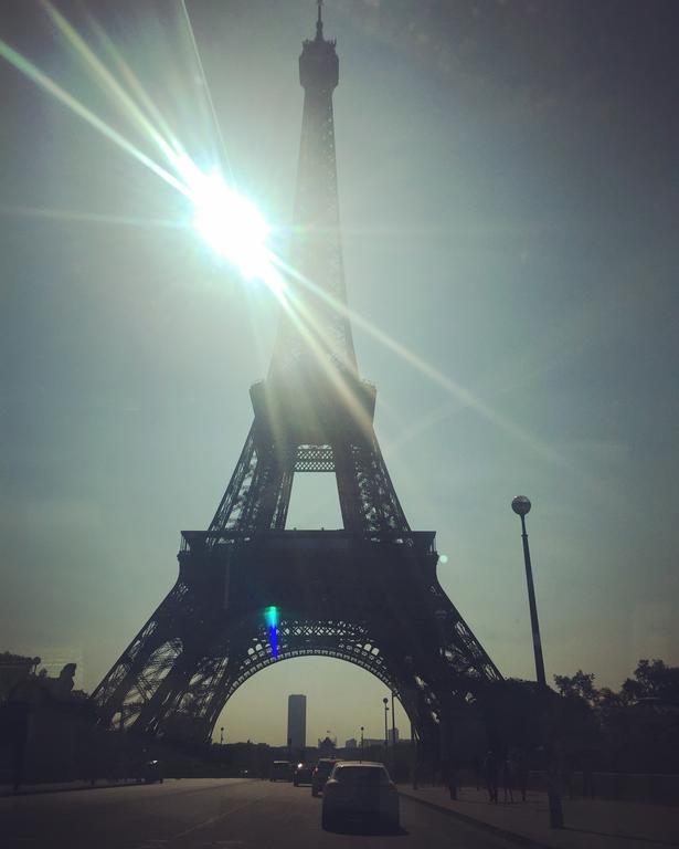 Apartamento Eiffel Tower Champs De Mars París Exterior foto